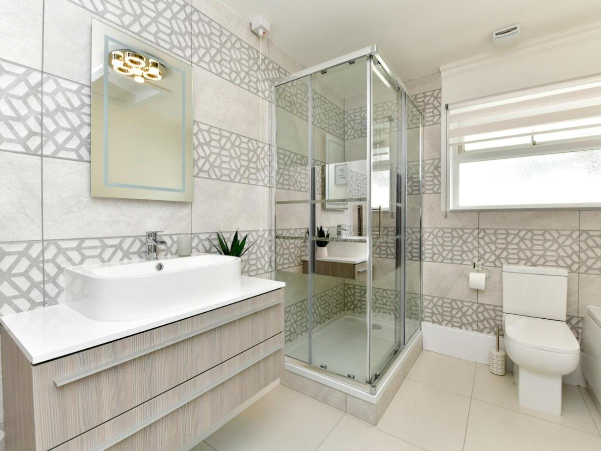 Pass The Keys Newly Refurbished Modern Bungalow - Pets Welcome Villa Swansea Luaran gambar