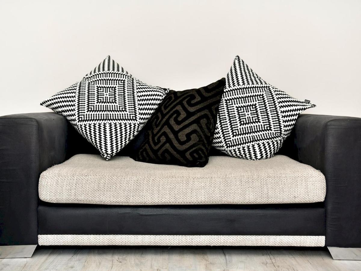 Pass The Keys Newly Refurbished Modern Bungalow - Pets Welcome Villa Swansea Luaran gambar