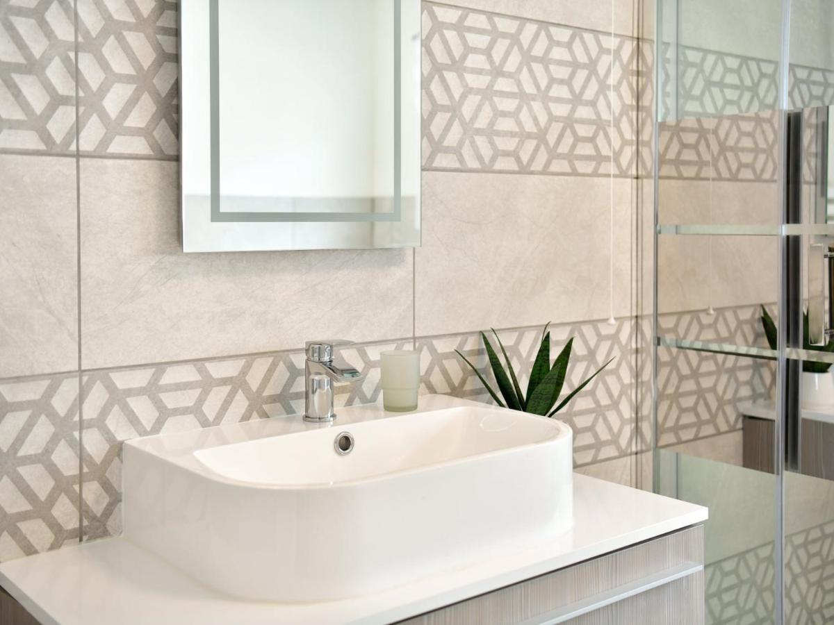 Pass The Keys Newly Refurbished Modern Bungalow - Pets Welcome Villa Swansea Luaran gambar
